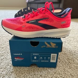 Brooks Women’s Size 8 Launch 9 Shoes - new